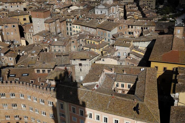 SCOSSA DI MAGNITUDO 3.7 A SIENA, DANNI AL BATTISTERO DEL DUOMO