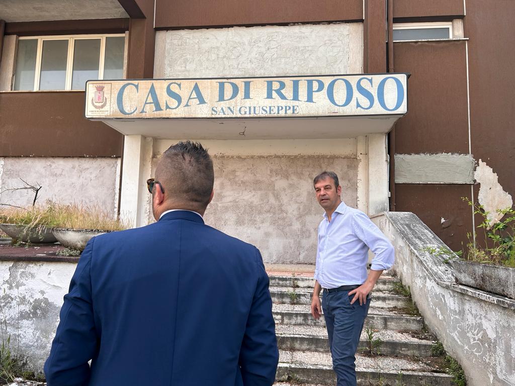 AVEZZANO: MURATI GLI ACCESSI DELL’EX CASA DI RIPOSO SAN GIUSEPPE PER EVITARE OCCUPAZIONI ABUSIVE