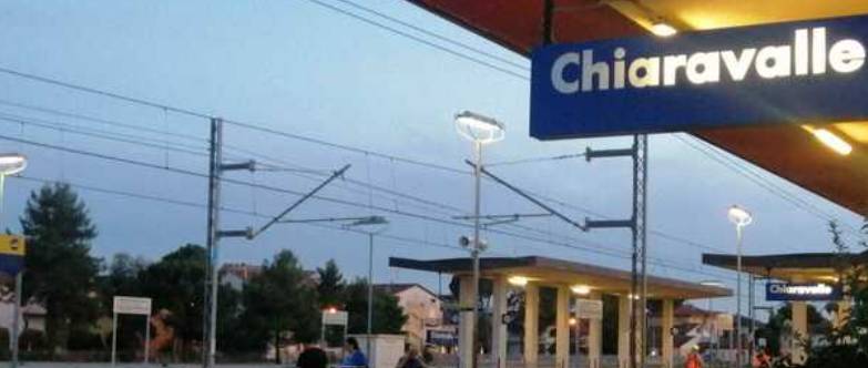 UOMO INVESTITO E UCCISO DA TRENO A CHIARAVALLE: CIRCOLAZIONE SOSPESA