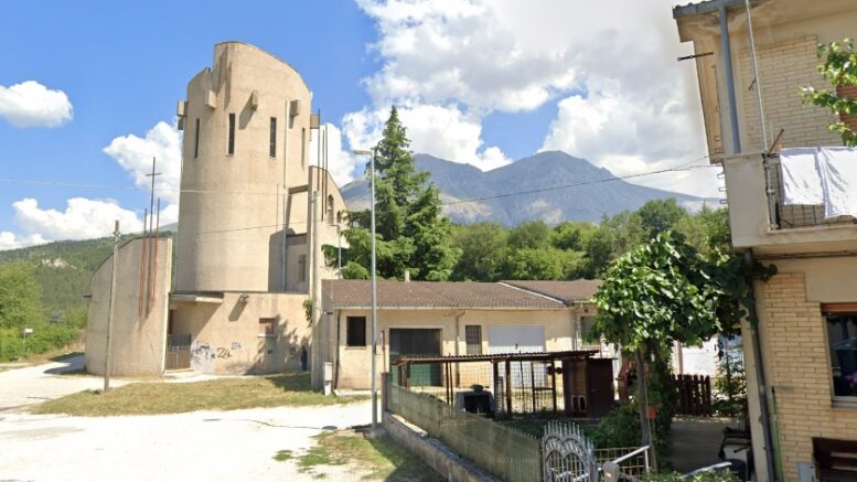 MAGLIANO DE’ MARSI: DANNEGGIANO CHIESA E BRUCIANO PAGINE DELLA BIBBIA
