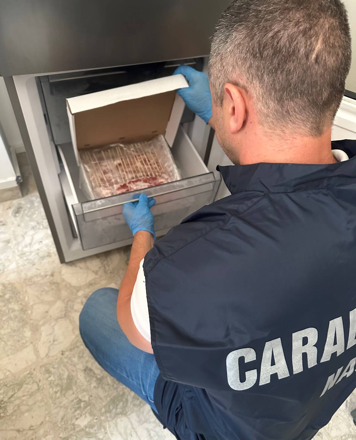 ALIMENTI NON TRACCIATI E CURE NON AUTORIZZATE: SEQUESTRI DEL NAS IN MARSICA E NEL TERAMANO