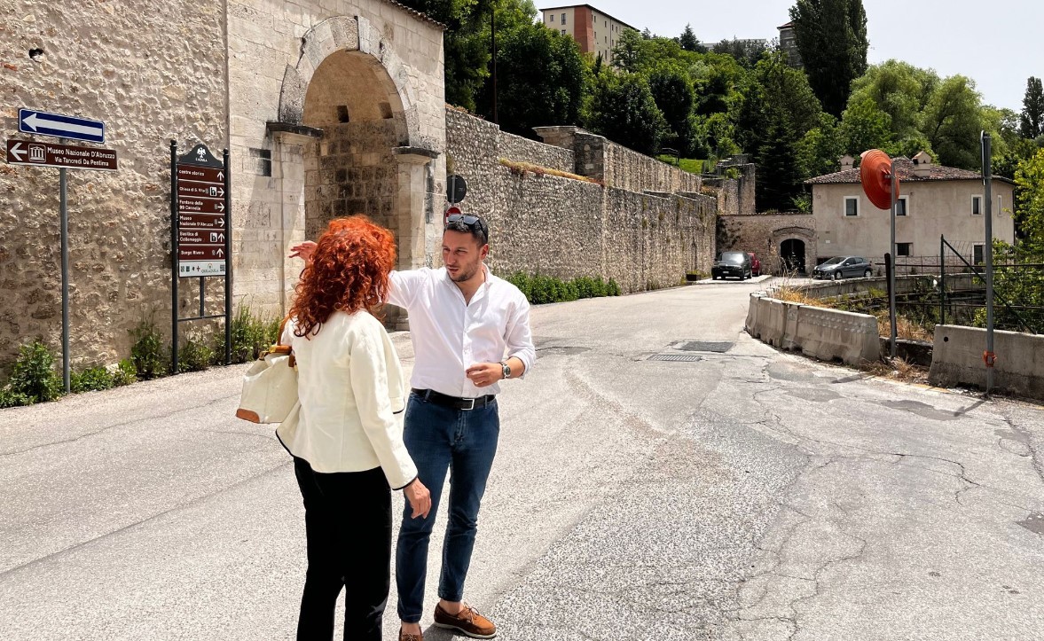 L’AQUILA, MANNETTI E DE SANTIS: “NUOVO PIANO URBANO ZONA STAZIONE CON PIAZZA E PARCHEGGI”