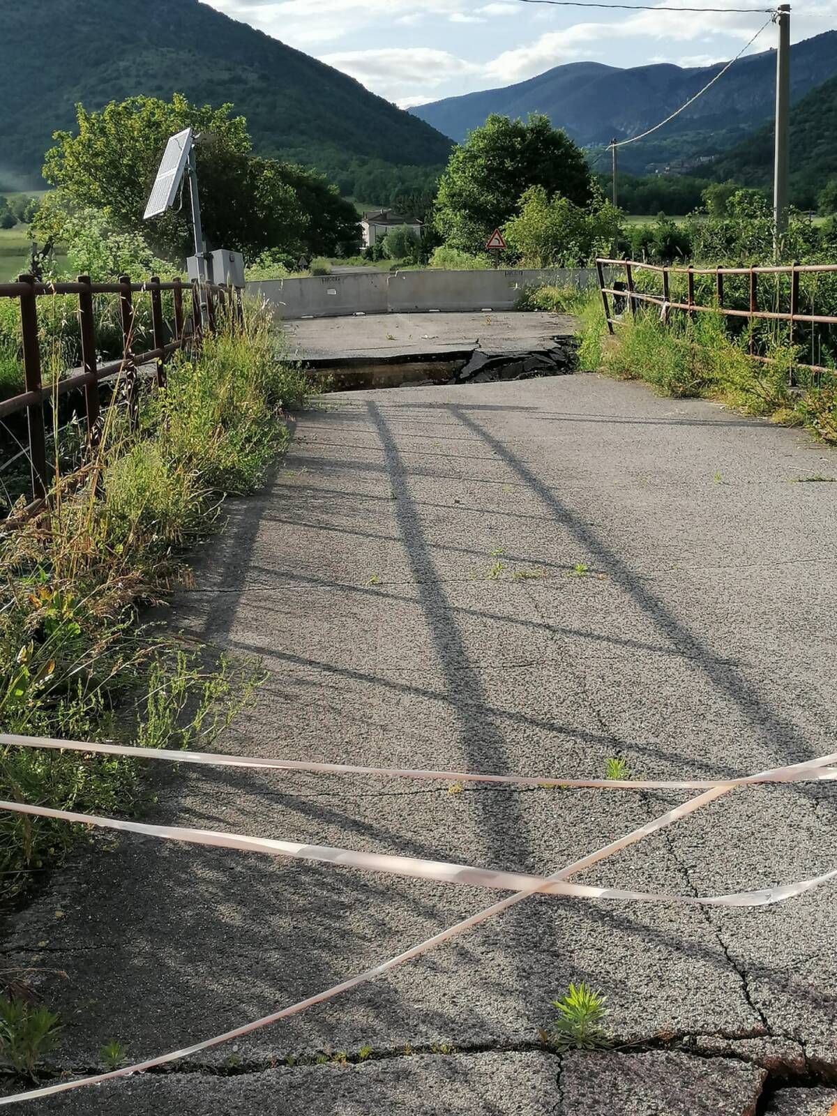 PONTE A RISCHIO CROLLO: IL SINDACO DI MOLINA ATERNO LO CHIUDE. INTANTO IL PM INDAGA