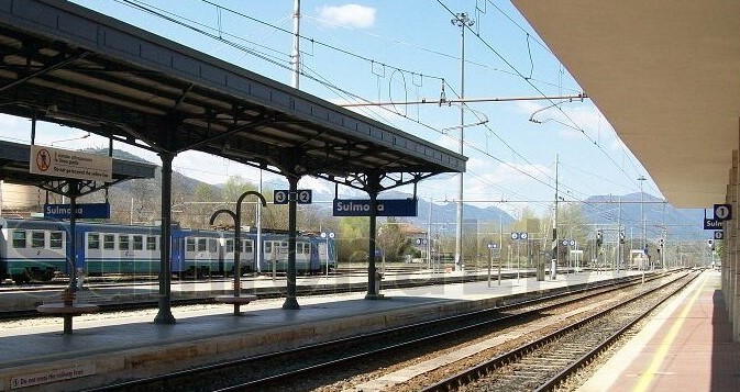 RIAPERTO IL PARCHEGGIO ANTISTANTE ALLA STAZIONE FERROVIARIA CENTRALE DI SULMONA