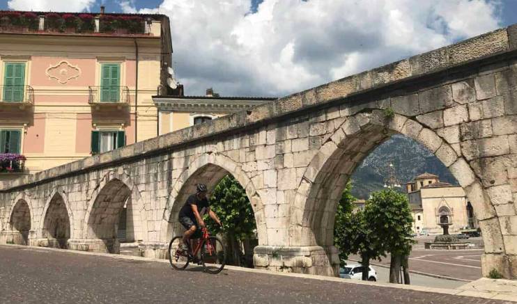 SULMONA: LE BICICLETTE ABBANDONATE IN CITTA’ VERRANNO DONATE AD ASSOCIAZIONI ED ENTI