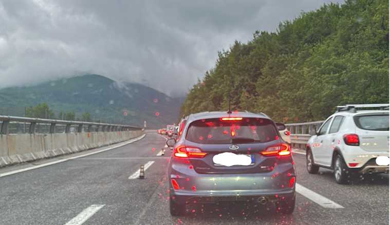 AUTO CONTROMANO IN A 24: IL RACCONTO DI UNA PROF AQUILANA, “TRAGEDIA EVITATA PER MIRACOLO”
