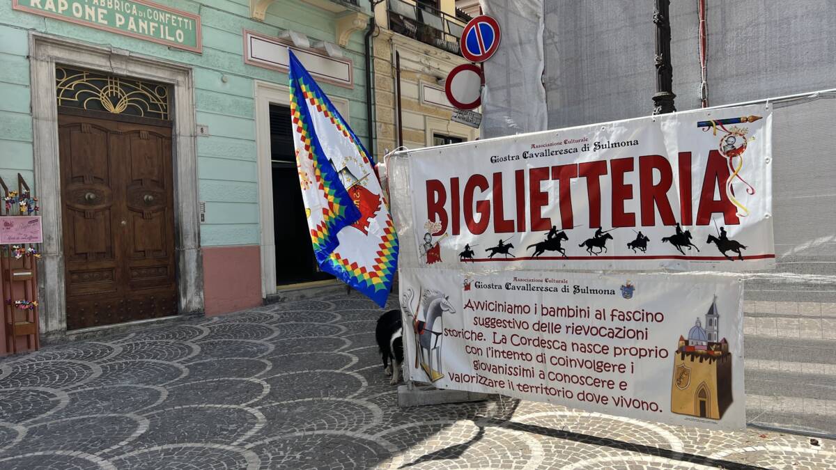 SULMONA: APERTA LA BIGLIETTERIA DELLA GIOSTRA CAVALLERESCA IN PIAZZA XX SETTEMBRE