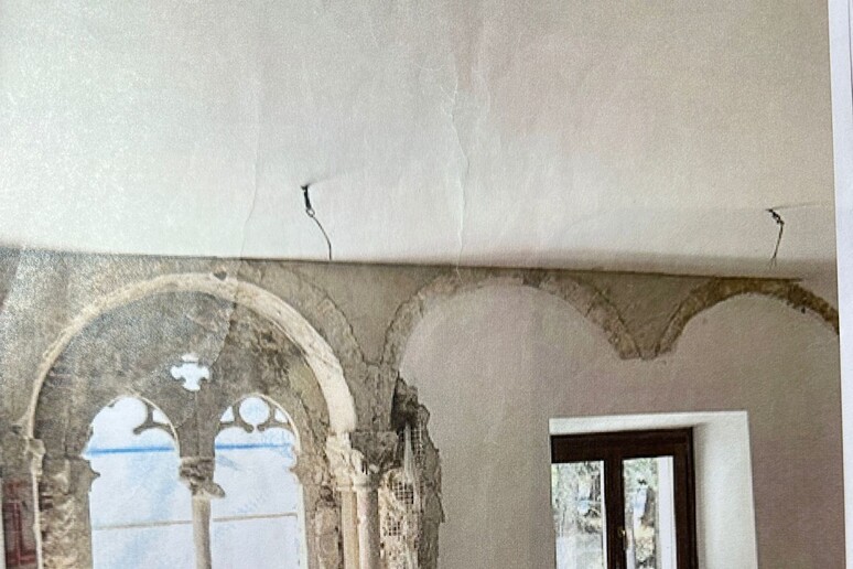 L’AQUILA: LAVORI POST-SISMA RISCHIANO DI COPRIRE BIFORE NELLA DIMORA DI BRACCIO DA MONTONE
