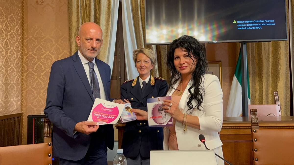 TERAMO: LOTTA ALLA VIOLENZA DI GENERE, SUMMIT IN PROVINCIA CON QUESTORE, SINDACI E PARI OPPORTUNITA’
