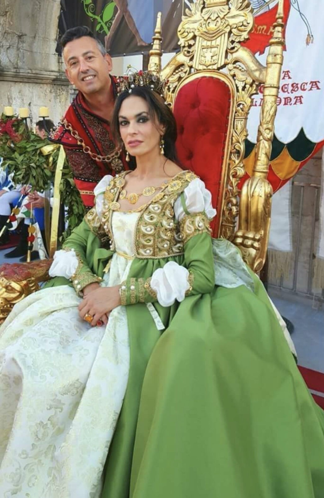 GIOSTRA CAVALLERESCA DI SULMONA: ECCO COME SARA’ L’ABITO CHE INDOSSERA’ LA REGINA ORNELLA MUTI
