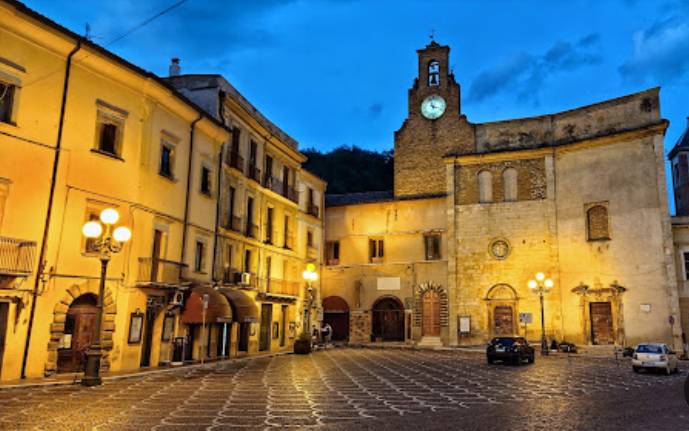 MONTORIO: ILLEGITTIMA ESCLUSIONE STUDENTI EXTRACOMUNITARI DA BUS GRATUITI, ESULTA IL PD
