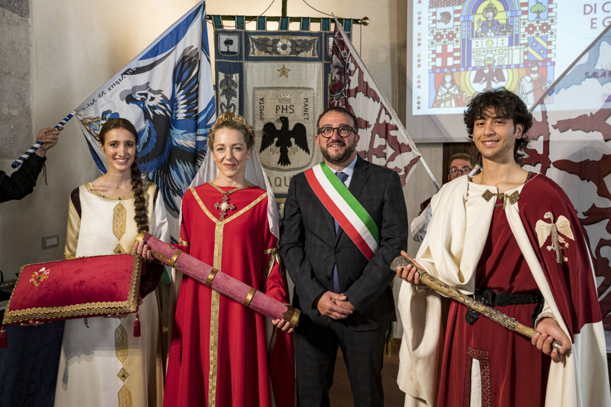 PERDONANZA L’AQUILA: UFFICIALIZZATO IL PASSAGGIO DELLE CONSEGNE PER IL CORTEO DELLA BOLLA