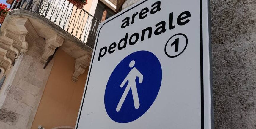 L’AQUILA: IN VIGORE AREA PEDONALE CORSO VITTORIO EMANUELE E PARTE DI CORSO GARIBALDI