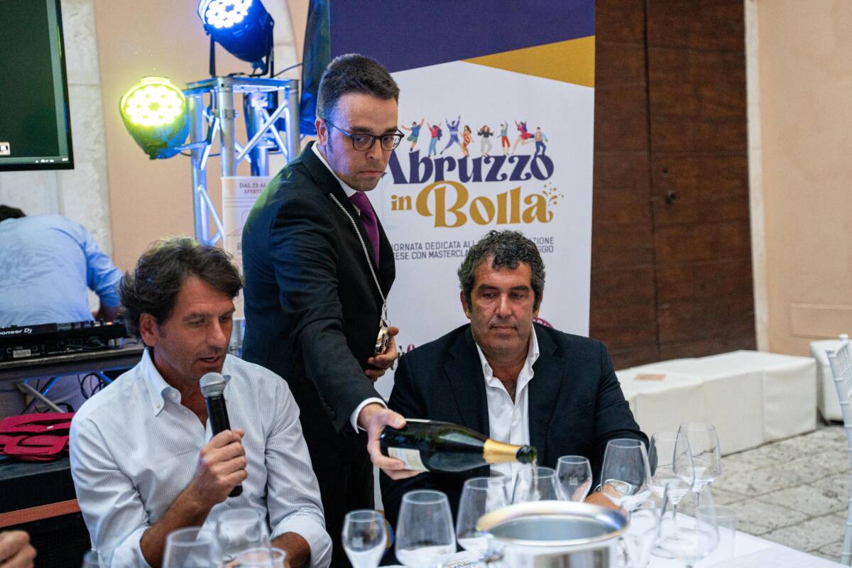 “ABRUZZO IN BOLLA”: IL 22 SETTEMBRE ALL’AQUILA PRIMO EVENTO DEDICATO ALLA SPUMANTIZZAZIONE