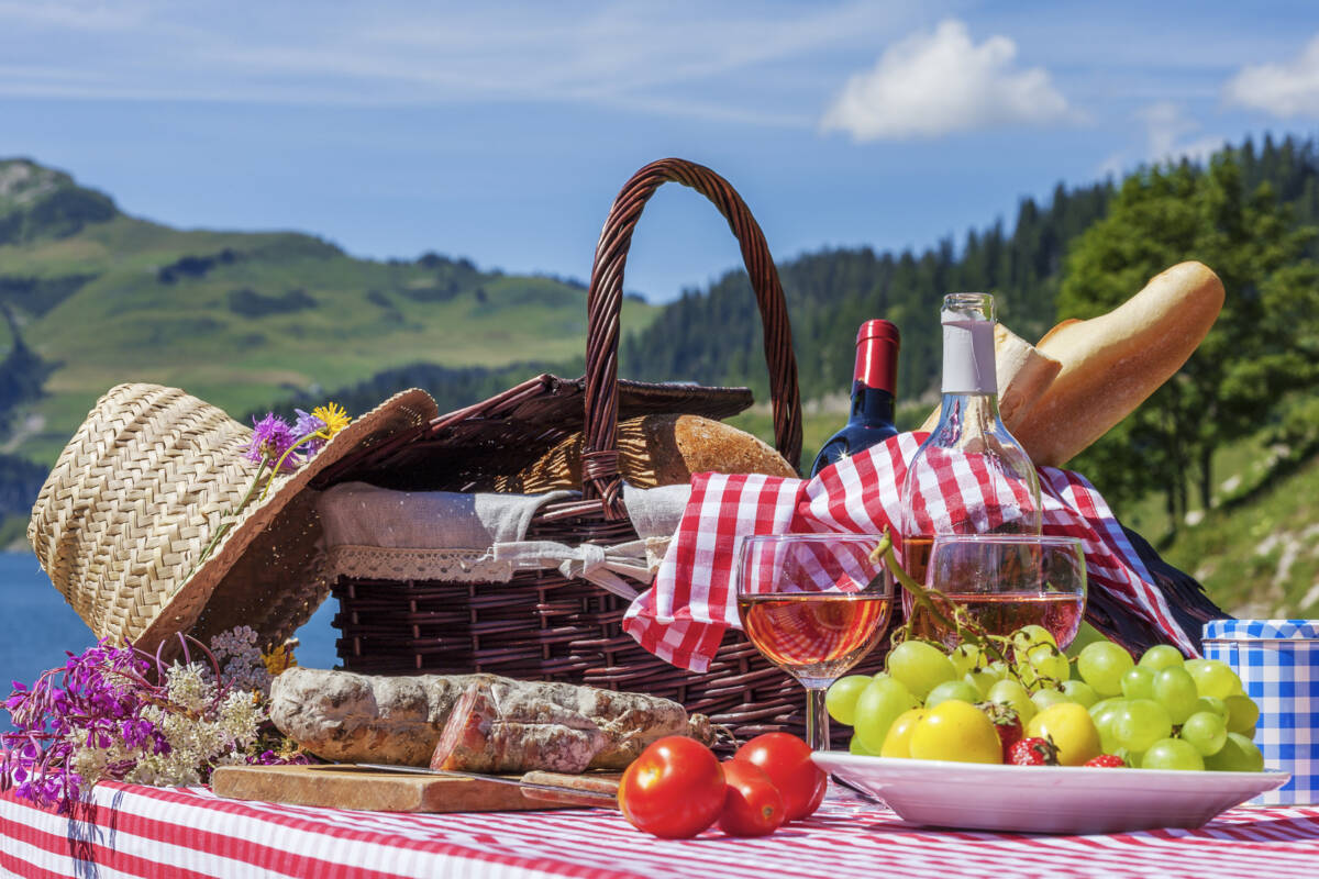 FERRAGOSTO: PIC-NIC E GITE CONTRO IL CARO PREZZI, CITTA’ D’ARTE, PIU’ 27% TURISTI STRANIERI