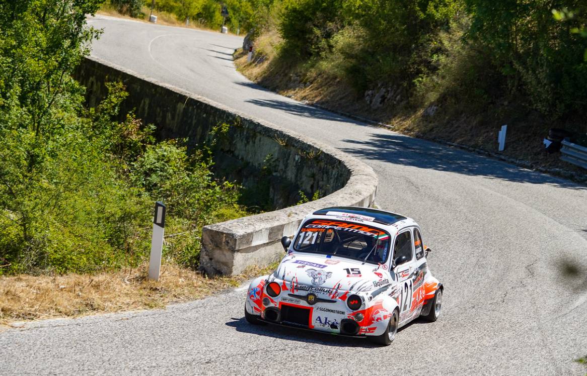 SVOLTE DI POPOLI: BICILINDRICHE, ANDREA CURRENTI VINCE LA 61ESIMA EDIZIONE CON LA FIAT 500