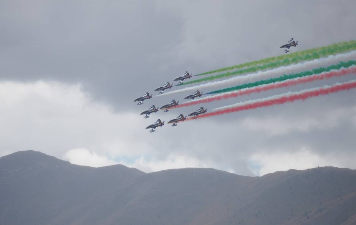 AIR SHOW CON LE FRECCE TRICOLORI ALL’AQUILA: ECCO MODIFICHE ALLA VIABILITA’ E DIVIETI