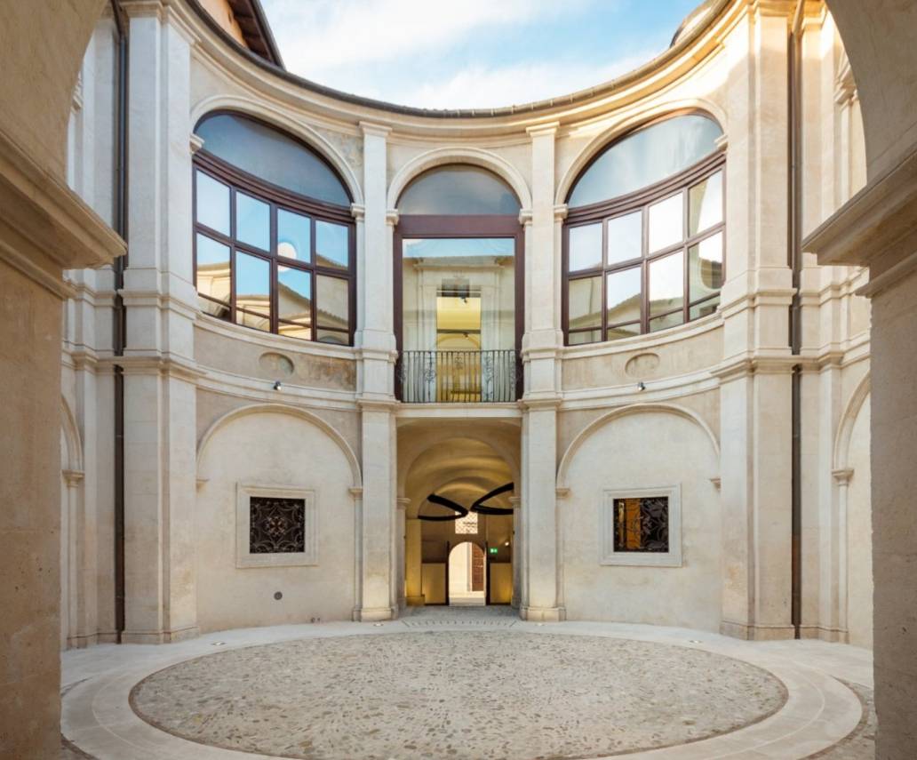 SCRIVERE CON GLI OGGETTI: LABORATORIO AL MAXXI DELL’AQUILA CON CLAUDIA DURASTANTI