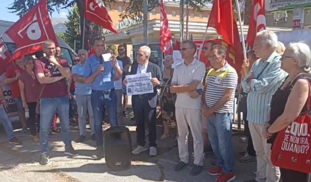 OSPEDALE SULMONA: IN 100 PROTESTANO CONTRO TRASFERIMENTO ENDOSCOPIA