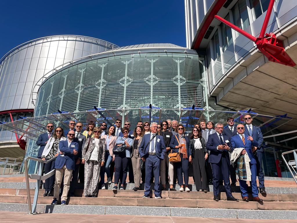 PROCESSO SU CLIMA E DIRITTI UMANI A STRASBURGO: PRESENTE ANCHE UNA DELEGAZIONE DI AVVOCATI TERAMANI