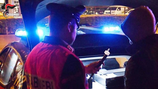 GIULIANOVA: CONTROLLI SULLE STRADE DEI CARABINIERI, RITIRATE 5 PATENTI A POSITIVI AD ALCOL E DROGA