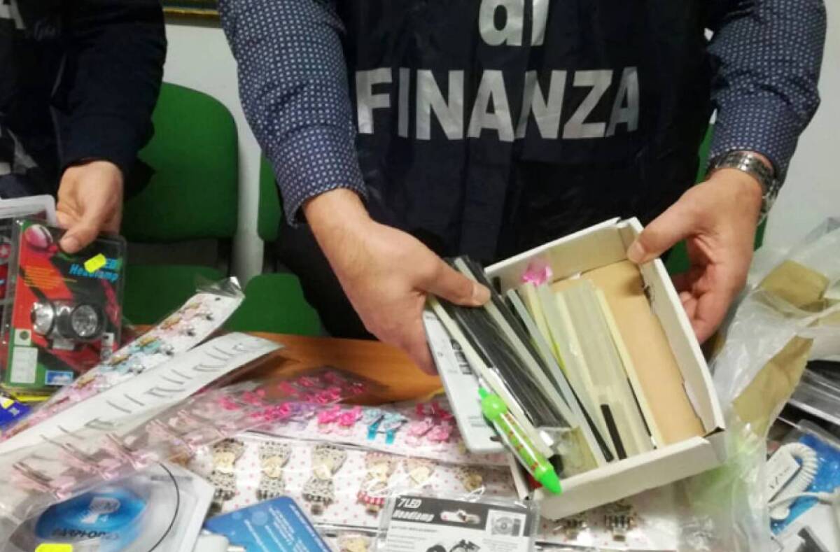 RITORNO A SCUOLA: FINANZA SEQUESTRA 6MILA PRODOTTI DI CANCELLERIA NON SICURI NEL CHIETINO