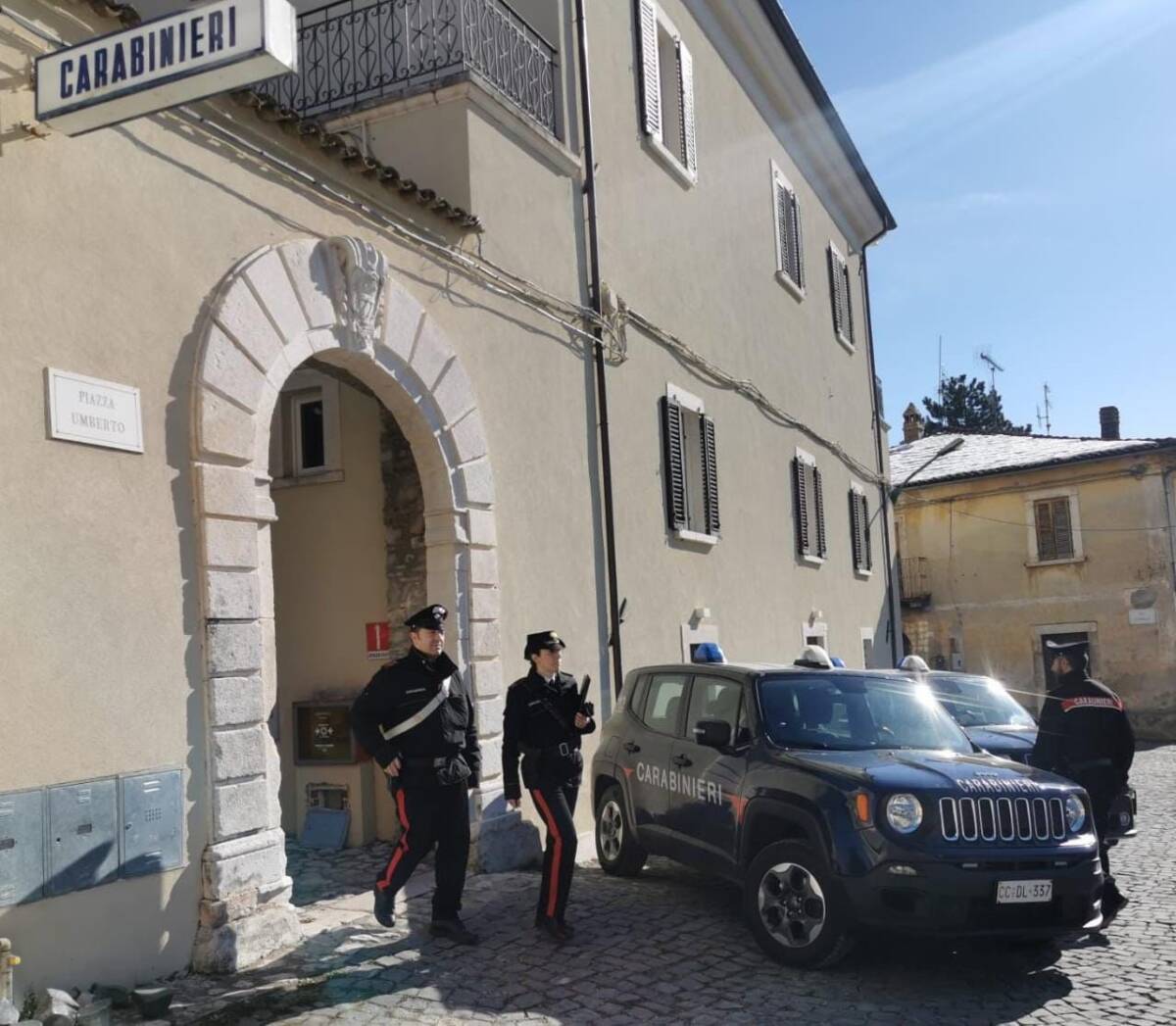 VIOLENZA SESSUALE A 18ENNE IN CENTRO STORICO L’AQUILA: ARRESTATO A PIZZOLI 25ENNE