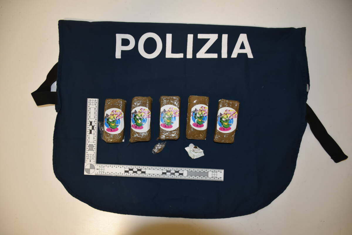 SPACCIO DI DROGA: ARRESTATI AD ATRI DUE PESCARESI DAGLI AGENTI DEL COMMISSARIATO