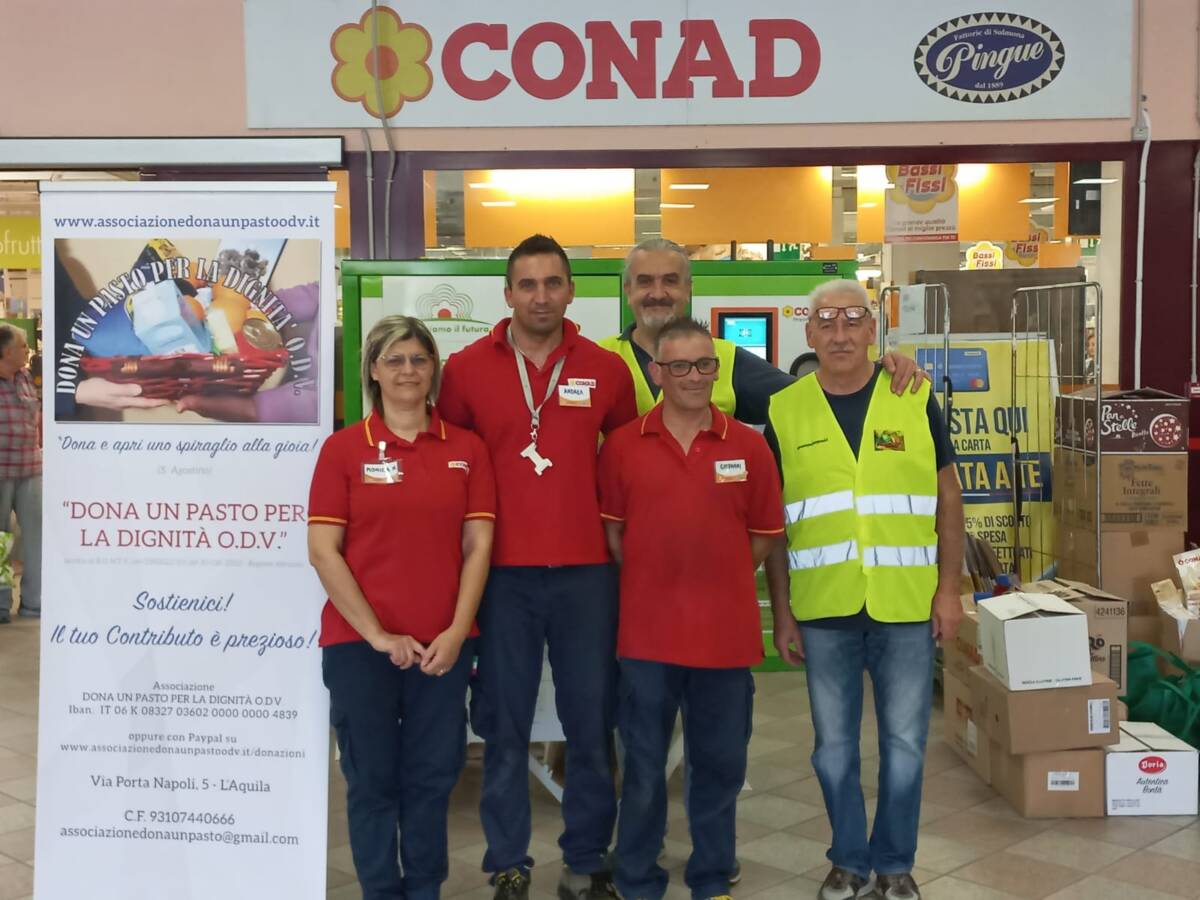 L’AQUILA: RACCOLTA AL SUPERMERCATO CONAD UNA TONNELLATA E MEZZA DI GENERI ALIMENTARI PER I POVERI