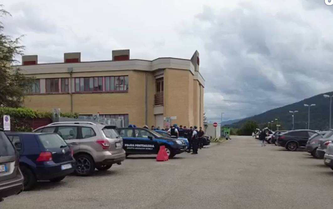 MESSINA DENARO: VERSO ULTERIORE RIDUZIONE FARMACI, PER IL BOSS DELLA MAFIA DESTINO SEGNATO