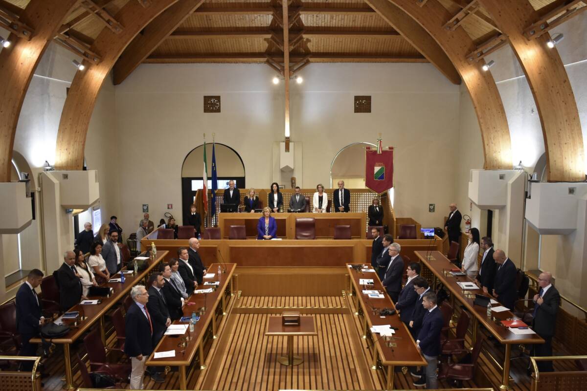 OGGI ULTIMO CONSIGLIO REGIONALE: TEMI INCANDESCENTI DIFENSORE CIVICO E RISERVA BORSACCHIO