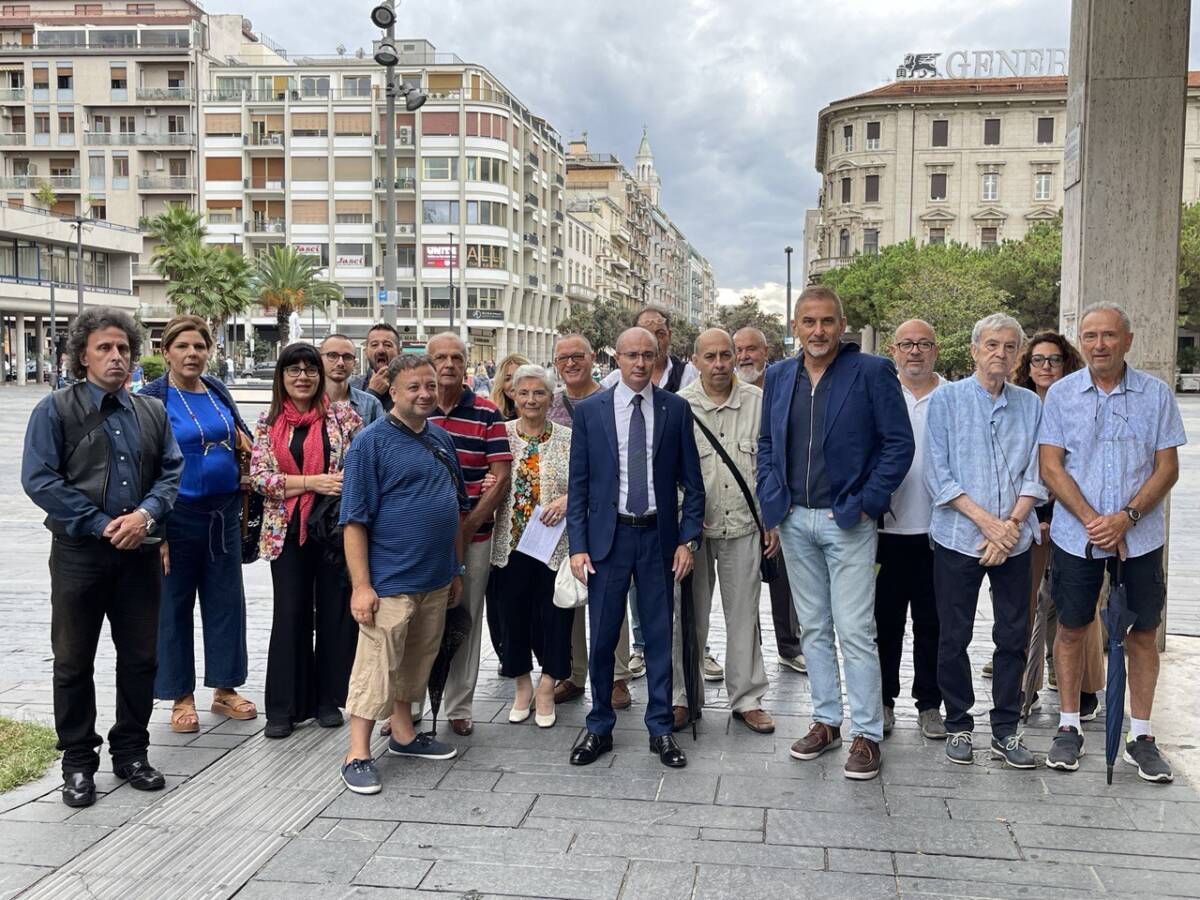 L’IRA DI PETTINARI CONTRO  IL CENTRODESTRA: “PESCARA NEL DEGRADO E OSTAGGIO DELL’ARROGANZA”