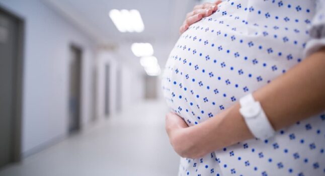 UN AIUTO ALLE NEO MAMME: ARRIVA L’ASSISTENTE MATERNA