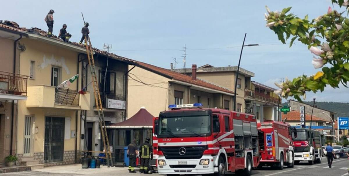 HA UN MALORE MENTRE CUCINA E LA CASA VA A FUOCO: TRAGEDIA A CAPISTRELLO, MUORE UN UOMO DI 66 ANNI