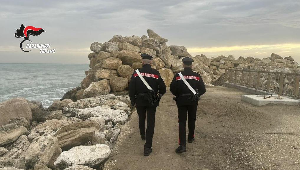MARTINSICURO: SVENTATO DAI CARABINIERI IL SUICIDIO DI UNA GIOVANE DONNA UCRAINA