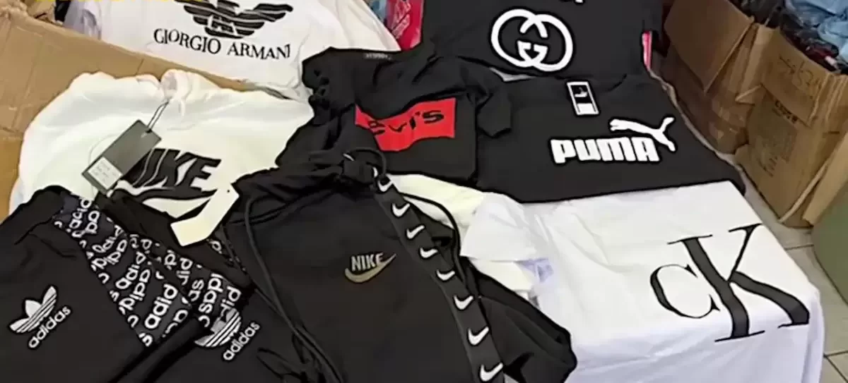 STOCCAGGIO CINESE DI ABITI MADE IN ITALY CONTRAFFATTI A PESCARA, SEQUESTRATI 16MILA CAPI