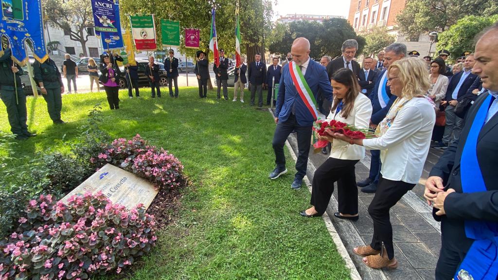 PESCARA: IL MINISTRO LOCATELLI IN PIAZZA ITALIA PER LA CERIMONIA “UNA ROSA PER NORMA COSSETTO”