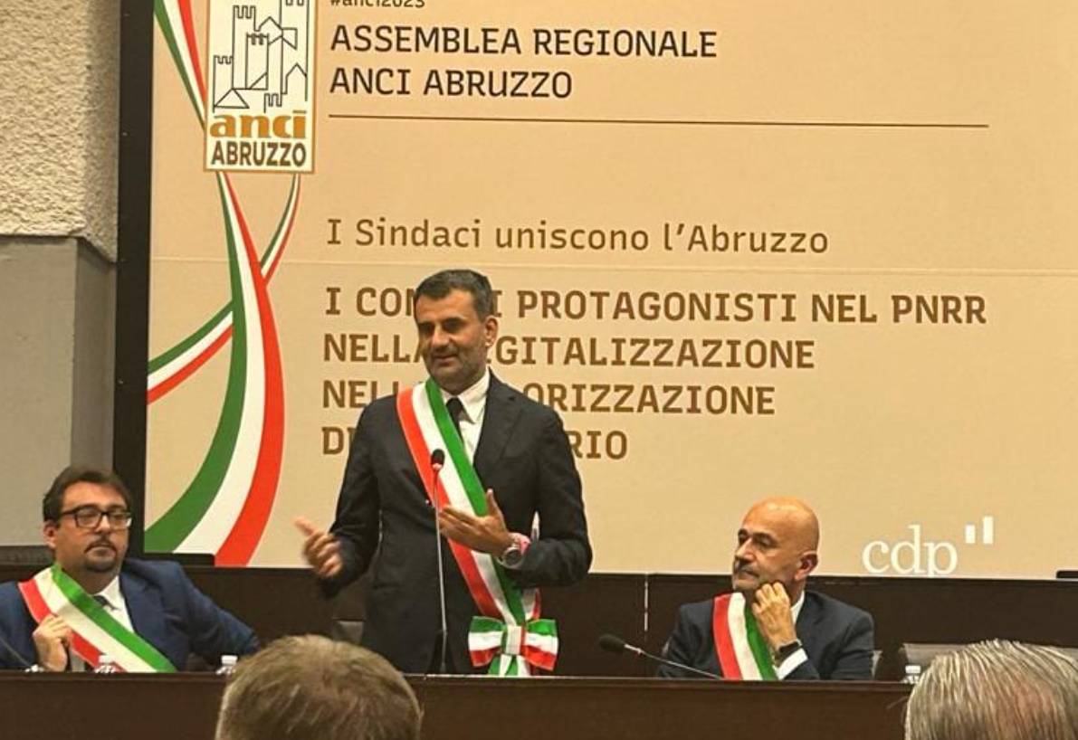 PNRR, DECARO: “COMUNI RISPETTANO I TEMPI, UNICI CHE SPENDONO, STOP ACCANIMENTO”