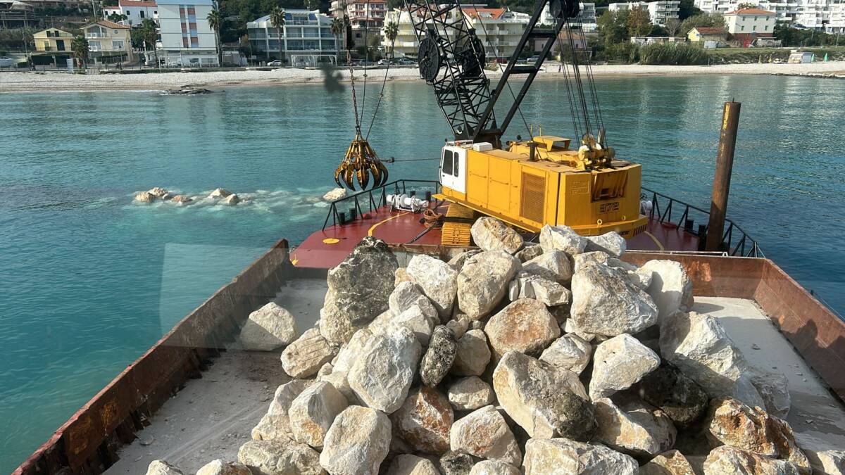 FOSSACESIA, RAFFORZATE SCOGLIERE RIVIERA NORD: DI GIUSEPPANTONIO, “RESTA ALTA ATTENZIONE”
