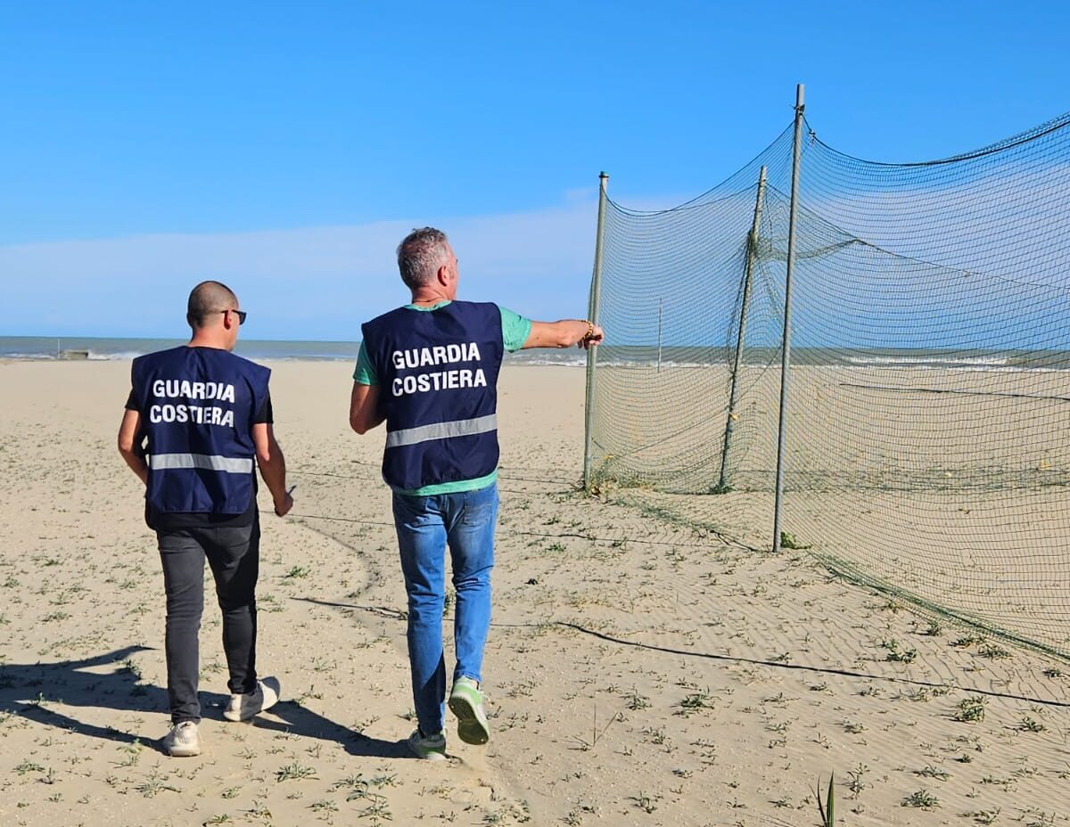 COSTA TERAMANA, ABUSI E OCCUPAZIONE NON AUTORIZZATE DI OLTRE 4700 MQ DI AREE DEMANIALI MARITTIME