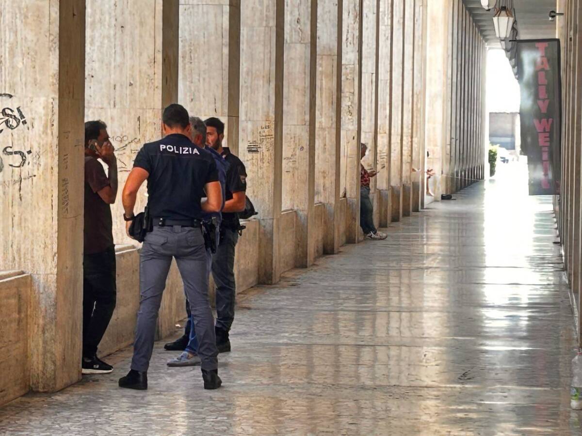 L’AQUILA: MINORI STRANIERI SEDUTI SU FINESTRE SAN BERNARDINO, MULTATA FRATERNA TAU, PLAUSO DI VERINI