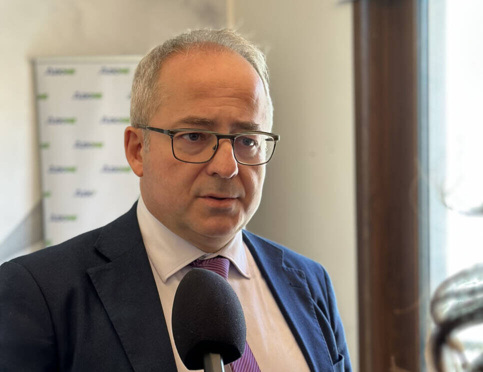 PNRR, SOTTANELLI: “ABRUZZO RISCHIA TAGLI DA 555 MILIONI E MARSILIO ACCONSENTE”