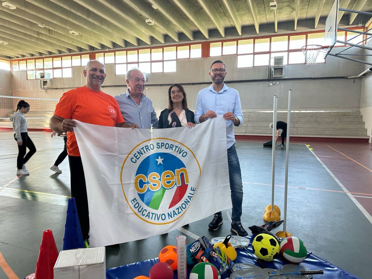 DONATE ATTREZZATURE SPORTIVE ALL’ISTITUTO COMPRENSIVO DI MANOPPELLO SU COORDINAMENTO DI CSEN
