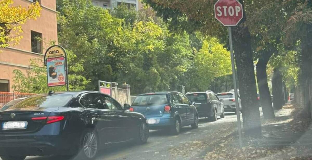 L’AQUILA: SEMAFORI IN VIA XX SETTEMBRE, TRAFFICO PARALIZZATO, FIOCCANO PROTESTE