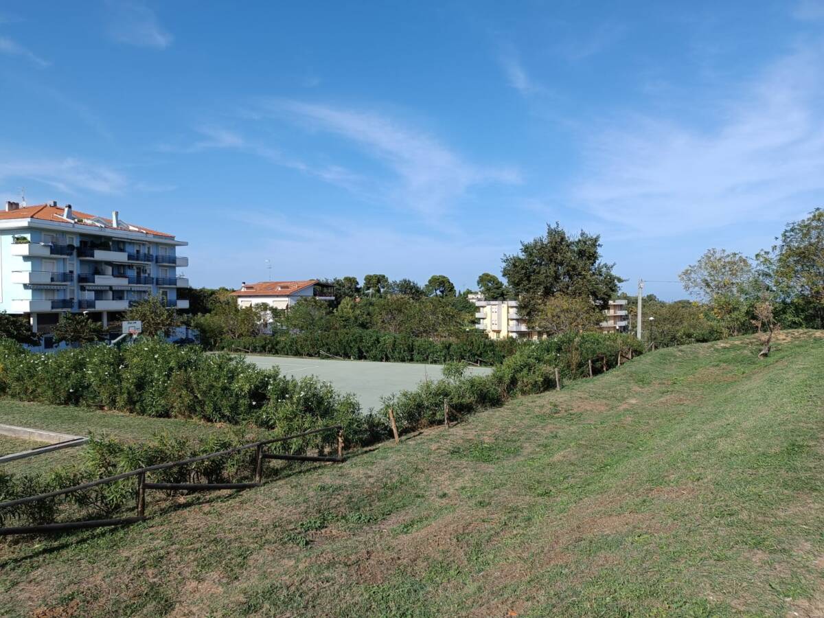 FOSSACESIA: OK AL PROGETTO PER IL PARCO DELLA LIBERTA’, CALCETTO E BASKET TRA GLI INTERVENTI