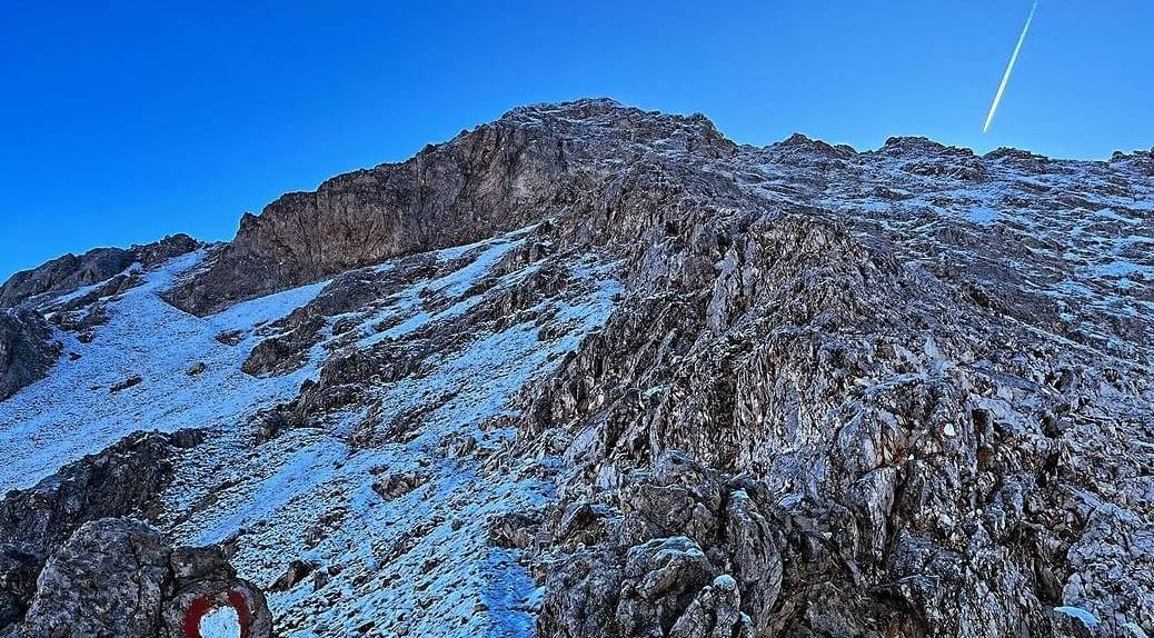 PRIMA NEVE IN ABRUZZO: IMBIANCATA LA VETTA DEL CORNO GRANDE