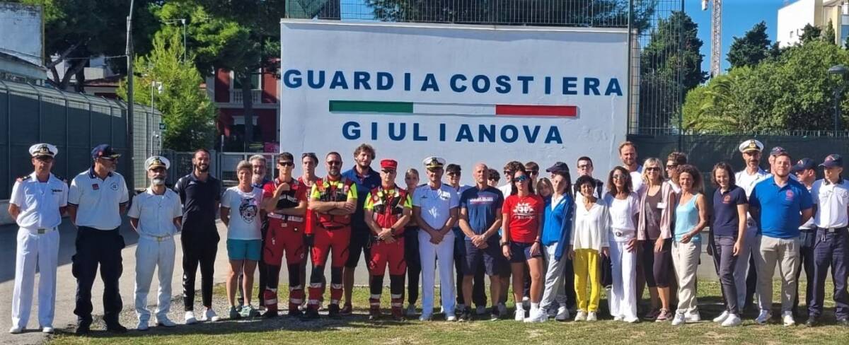 GIULIANOVA, DOCENTI FRANCESI A LEZIONE DALLA GUARDIA COSTIERA