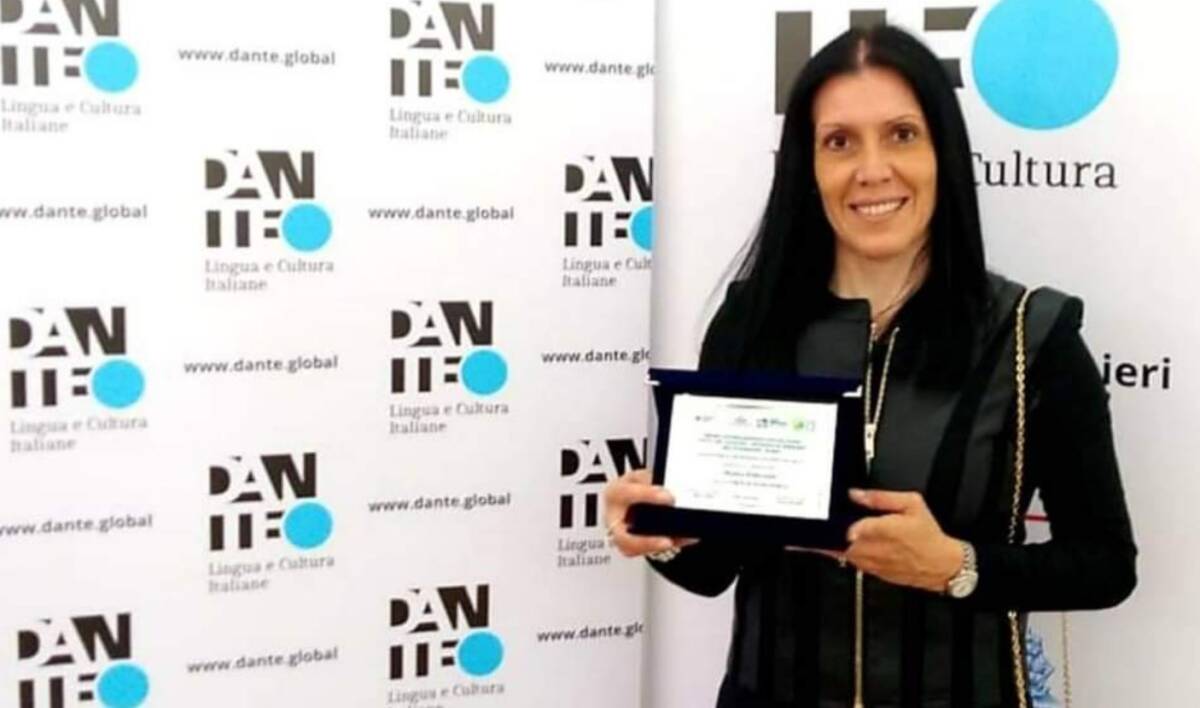 LIBRI: PREMIO INTERNAZIONALE “ANTONIO DE FARRARIS” ALLA GIORNALISTA E SCRITTRICE AQ
