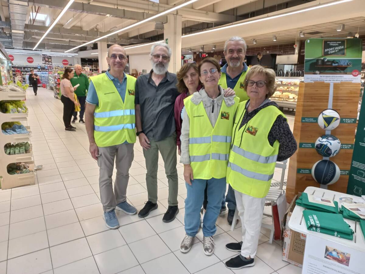SCOPPITO: RACCOLTI OLTRE MILLE CHILI DI GENERI ALIMENTARI PER LE FAMIGLIE IN DIFFICOLTA’