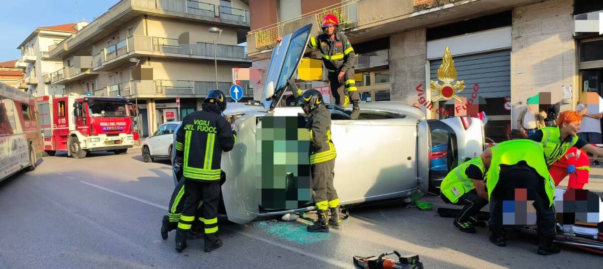 PESCARA: AUTO SI RIBALTA IN VIA DEL CIRCUITO, FERITO 75ENNE